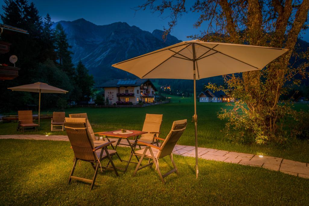 Bio-Holzhaus und Landhaus Heimat Ramsau am Dachstein Exterior foto